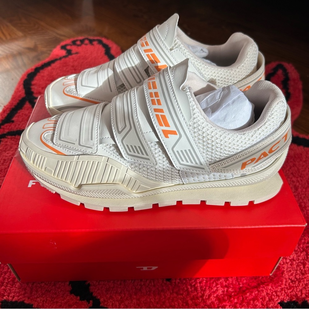 diesel sneakers brand new women’s 8.5